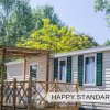 Casa mobile con veranda in legno.