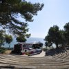 Anfiteatro con vista sul mare.
