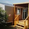 Casa mobile con veranda in legno.